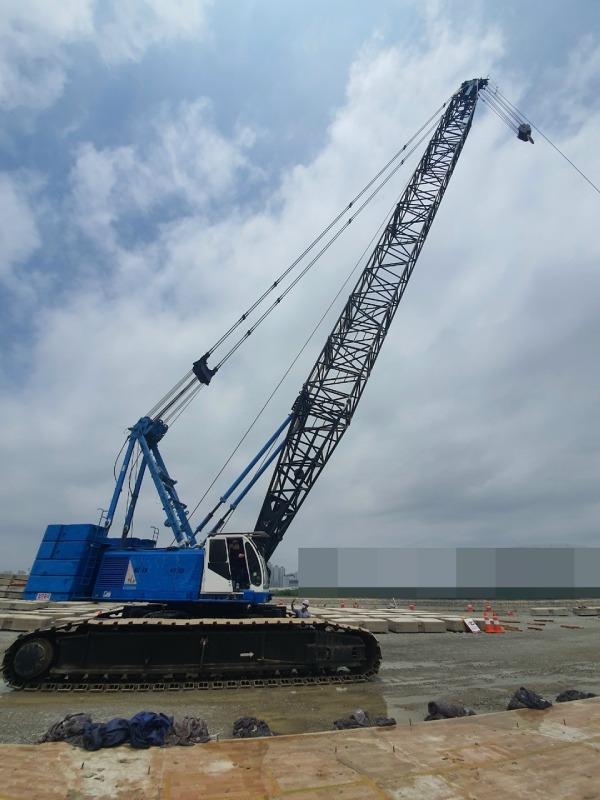 crawler crane