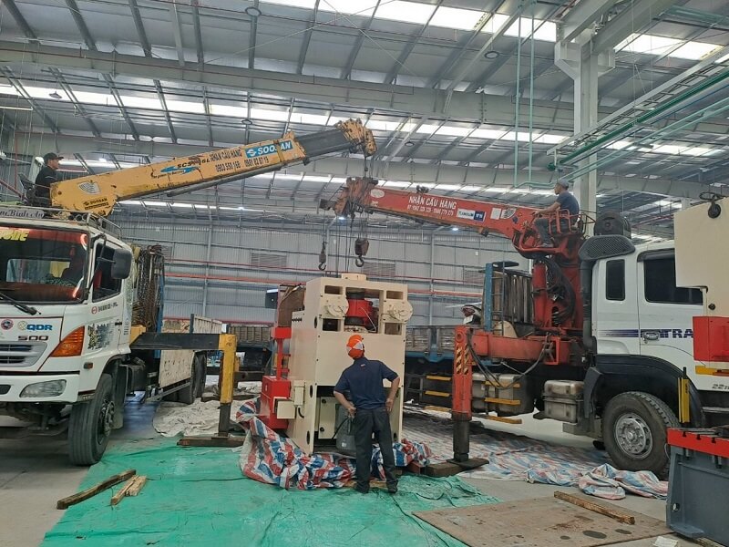 Rent a crane truck in Phu My