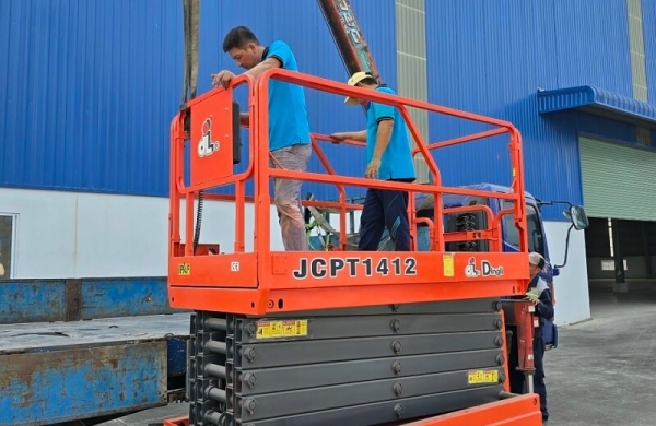 Rent a forklift at Hai Son Industrial Park - cheap price