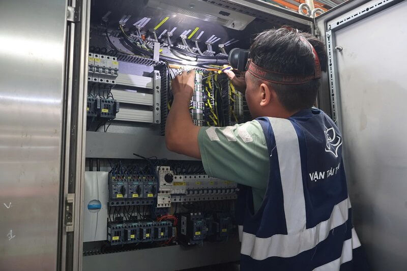lắp đặt hệ thống điện dây chuyền