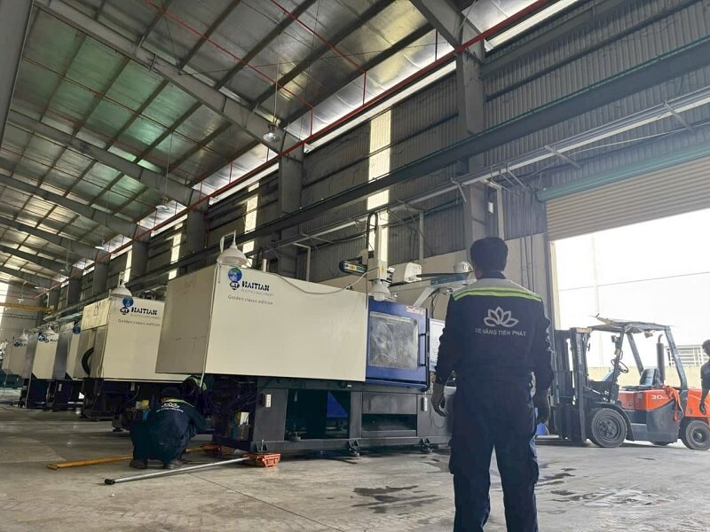 Di dời máy ép nhựa tại Tiến Phát