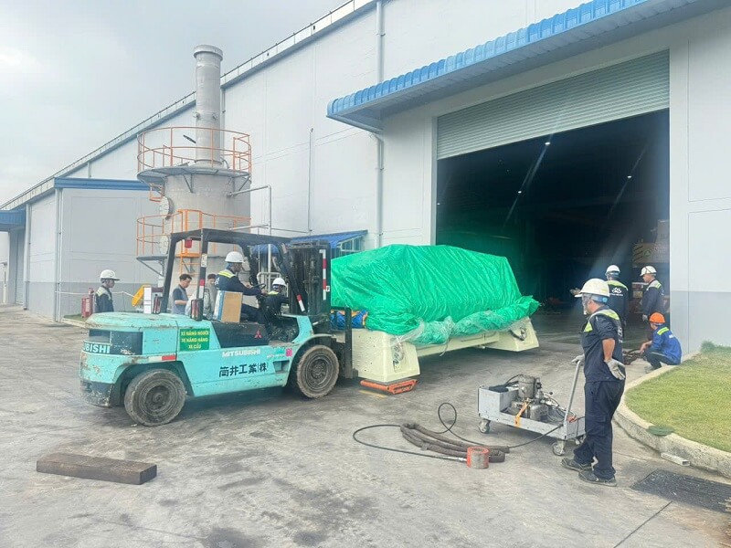 Dịch vụ nâng hạ hàng hóa bằng xe nâng Dịch vụ nâng hạ hàng hóa