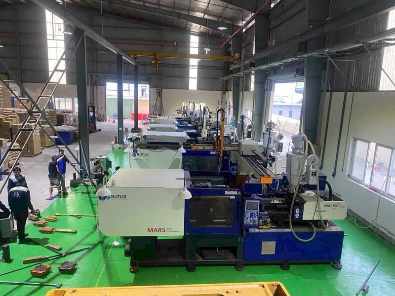 lắp đặt máy ép nhựa