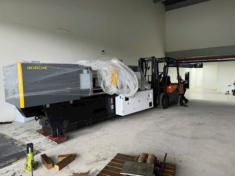 nâng hạ máy ép nhựa