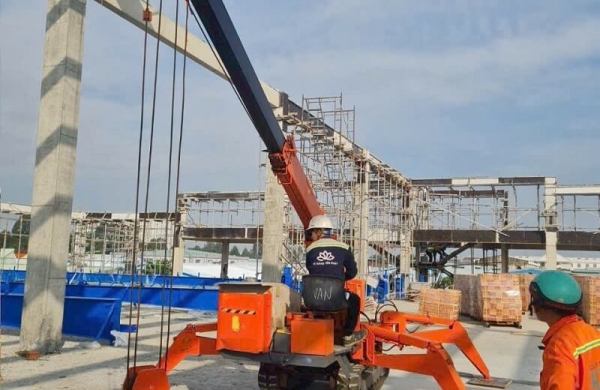 Thuê xe cẩu chân nhện mini 3 - 5 tấn