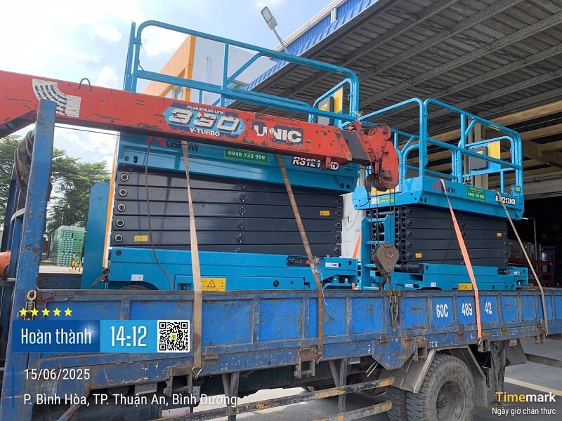 thuê xe nâng cắt kéo ở Thuận An