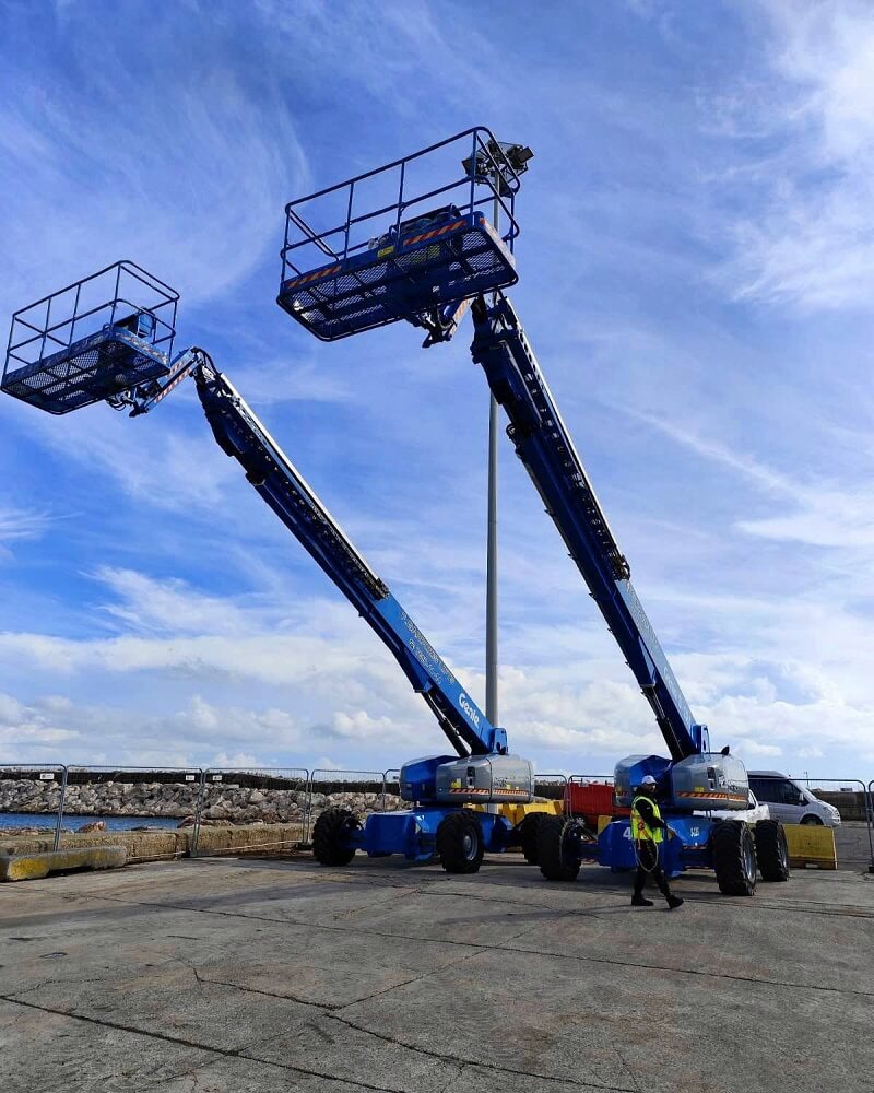 giá xe nâng 35m giá xe nâng 35m