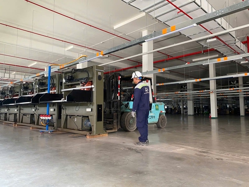 xe nâng di dời máy móc ở Bàu Bàng