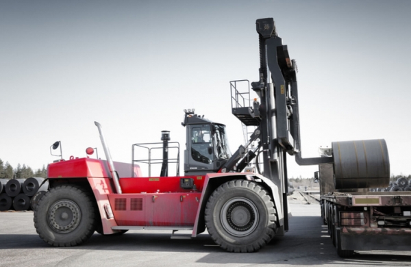 What is a forklift? Popular types of forklifts