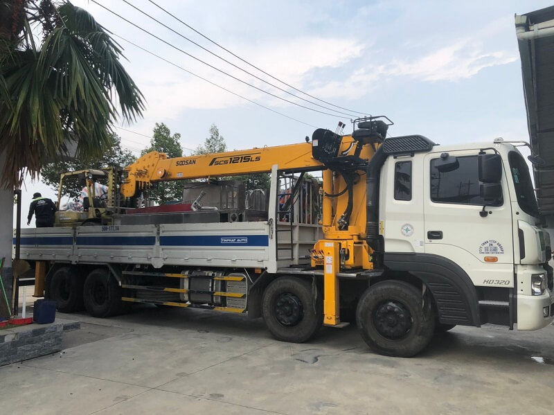 thuê xe cẩu thùng 15 tấn Bình Phước