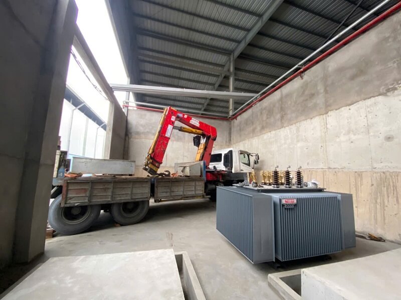 Cẩu máy biến thế