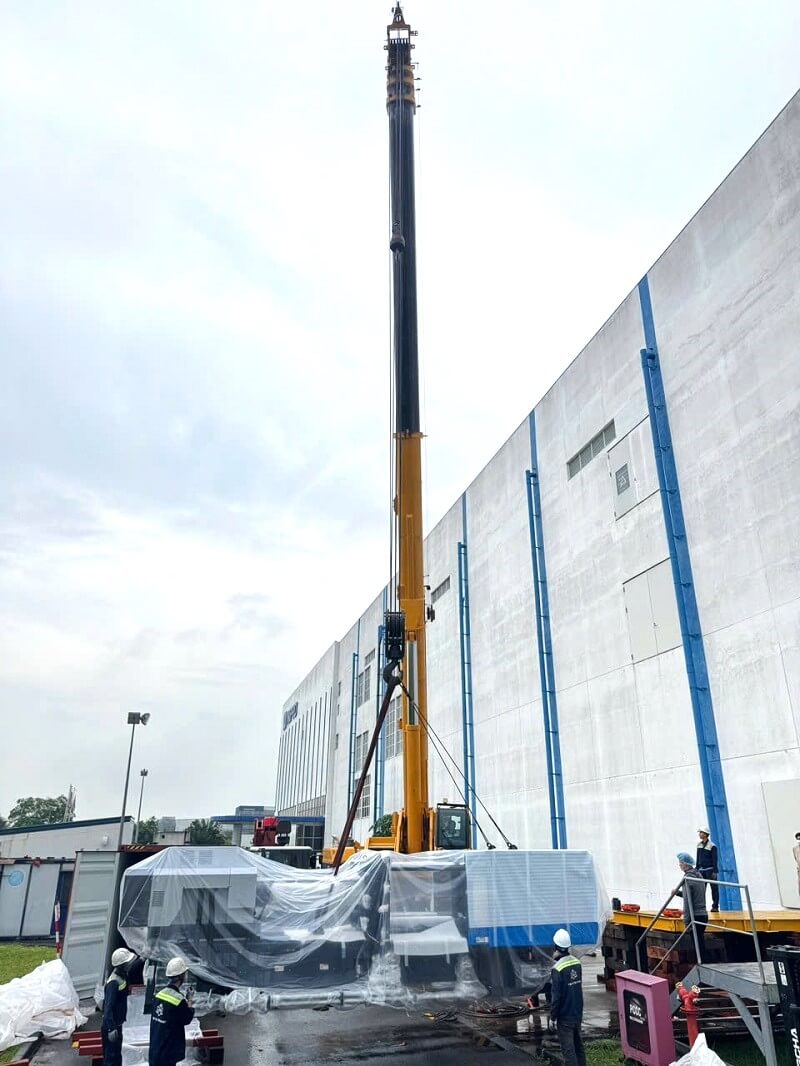 Dịch vụ cẩu máy ép nhựa Cẩu máy ép nhựa