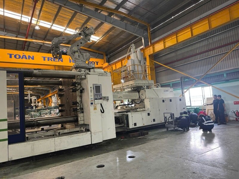 Di dời máy ép nhựa 2200 tấn Di dời máy ép nhựa 2200 tấn