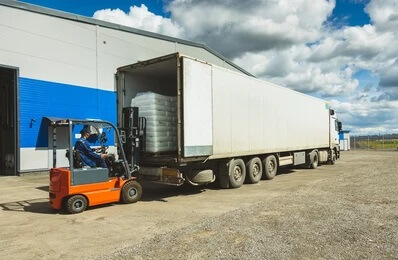 Dịch vụ đóng rút hàng Container bằng xe nâng