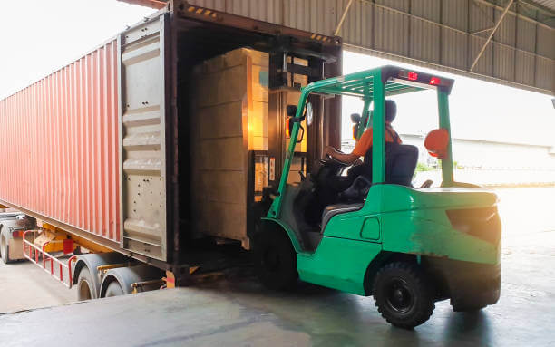 Thuê xe nâng 3 tấn rút Container